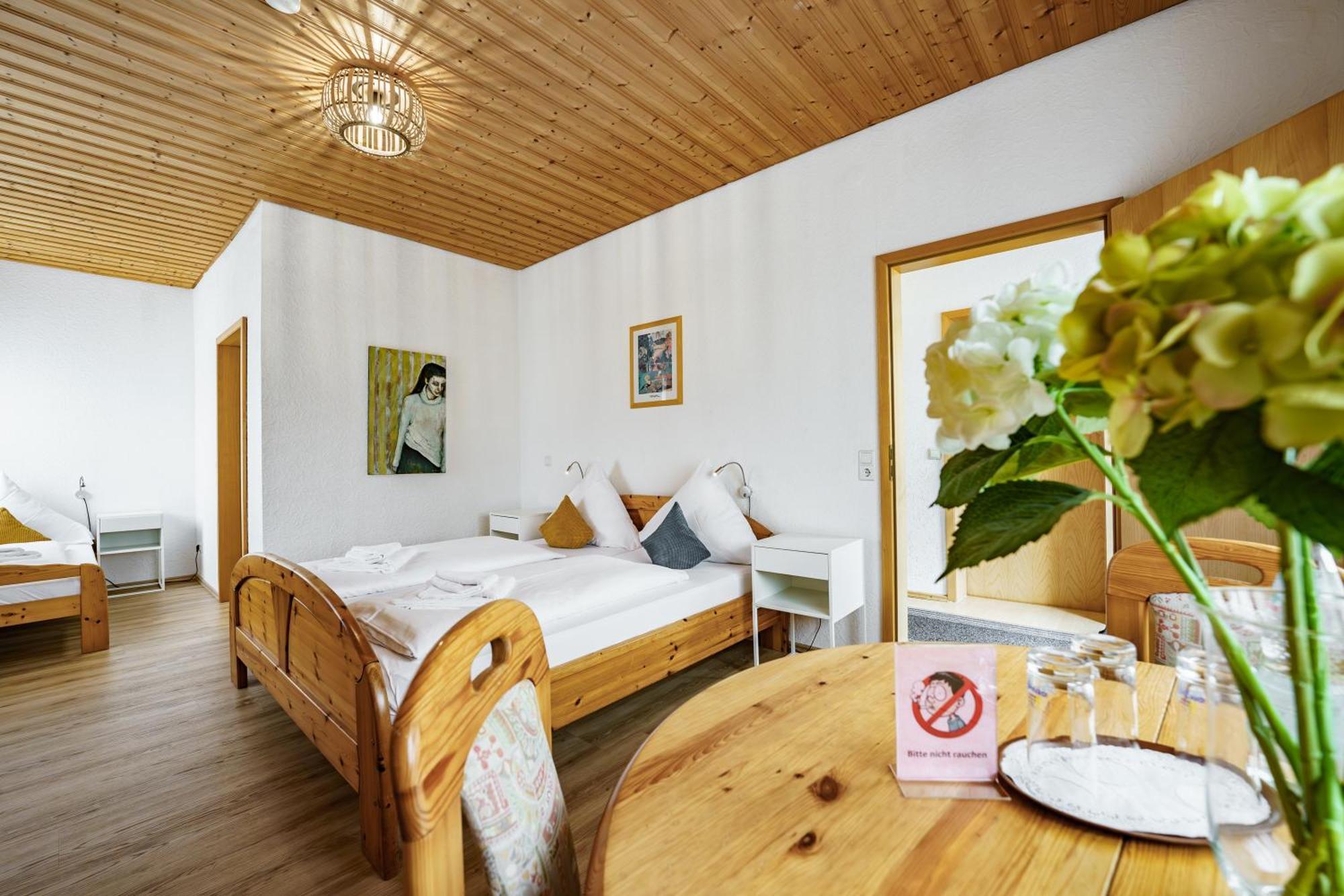 Landgasthof Ochsen Neresheim Esterno foto